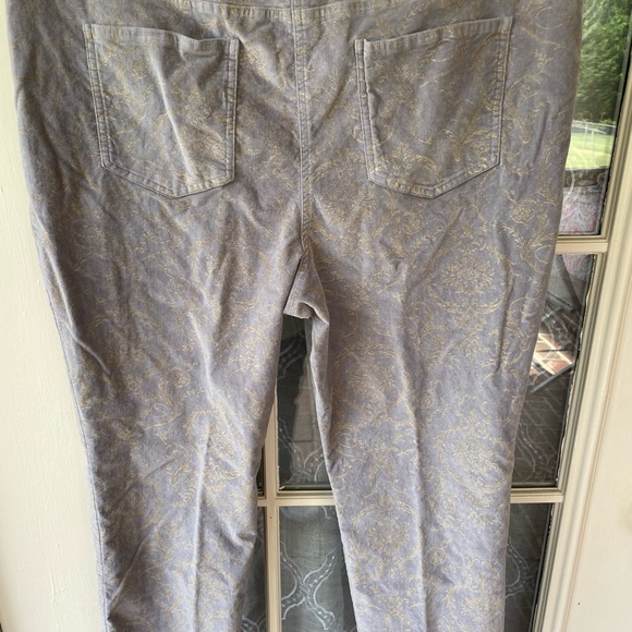 Chico's Elegant Gray and Gold Patterned Pants - Picture 3 of 4